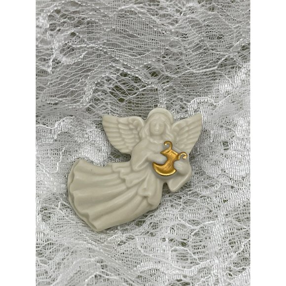 Vintage Lenox Angel Playing Golden Harp Porcelain Pin - Picture 1 of 7